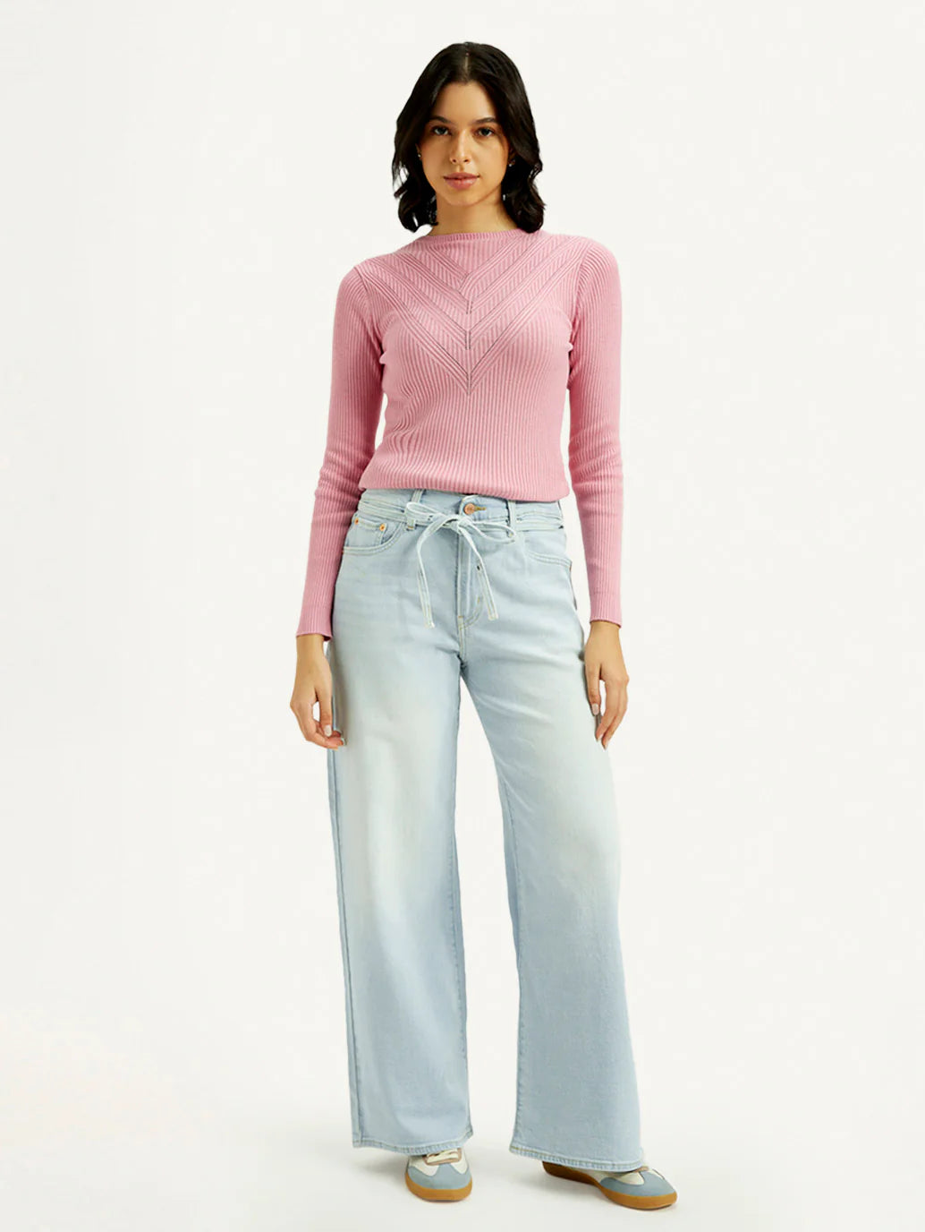 Everyday Wear Women’s Light Indigo Straight Fit Mid Rise Denim Jeans with Timeless Appeal