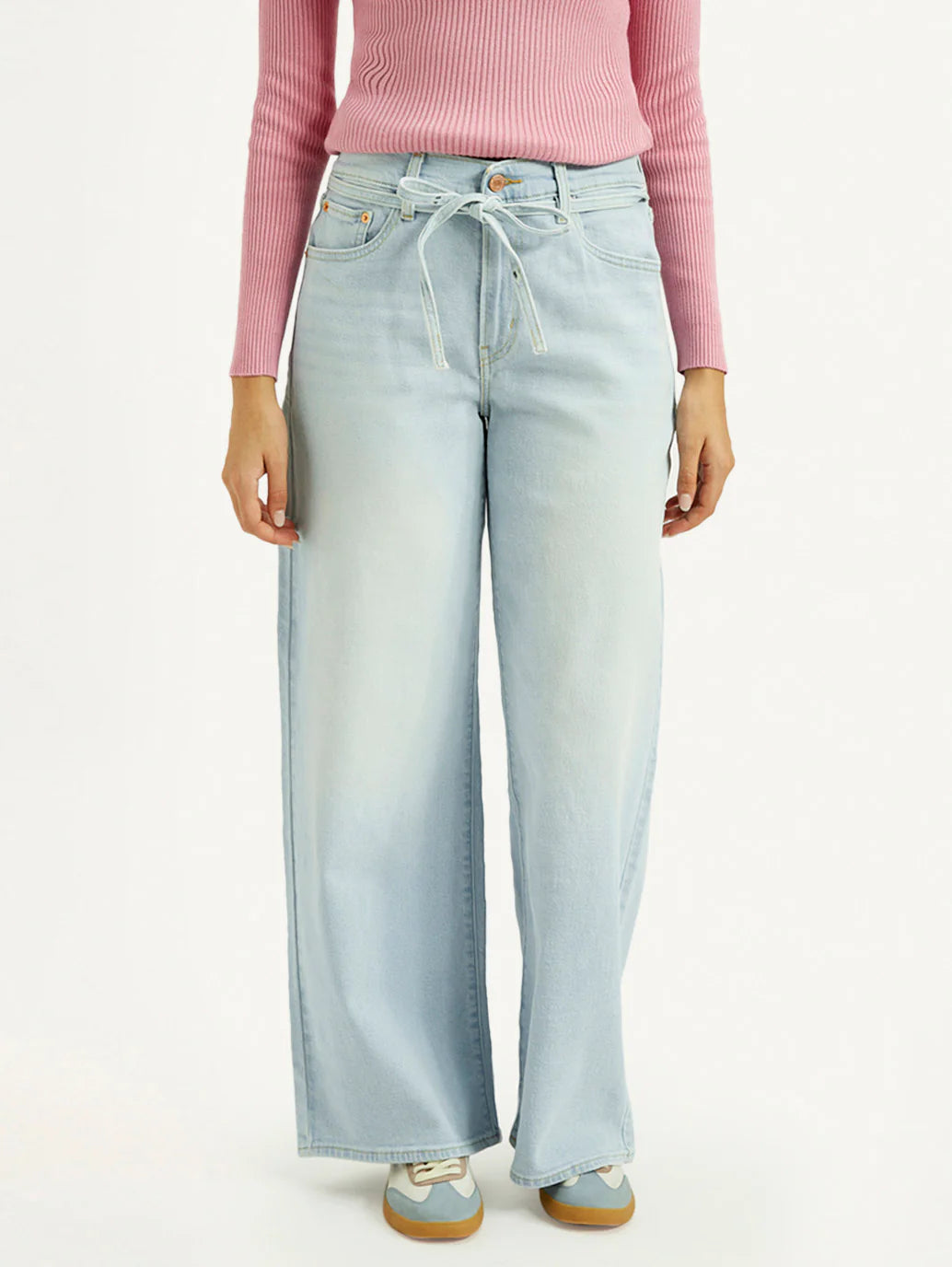 Everyday Wear Women’s Light Indigo Straight Fit Mid Rise Denim Jeans with Timeless Appeal