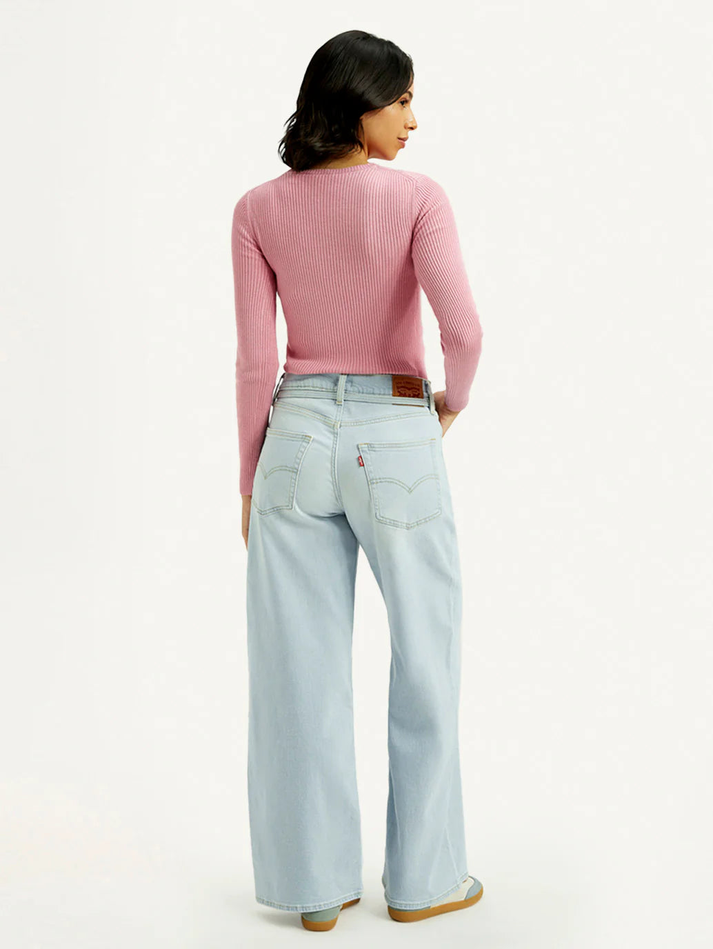 Everyday Wear Women’s Light Indigo Straight Fit Mid Rise Denim Jeans with Timeless Appeal