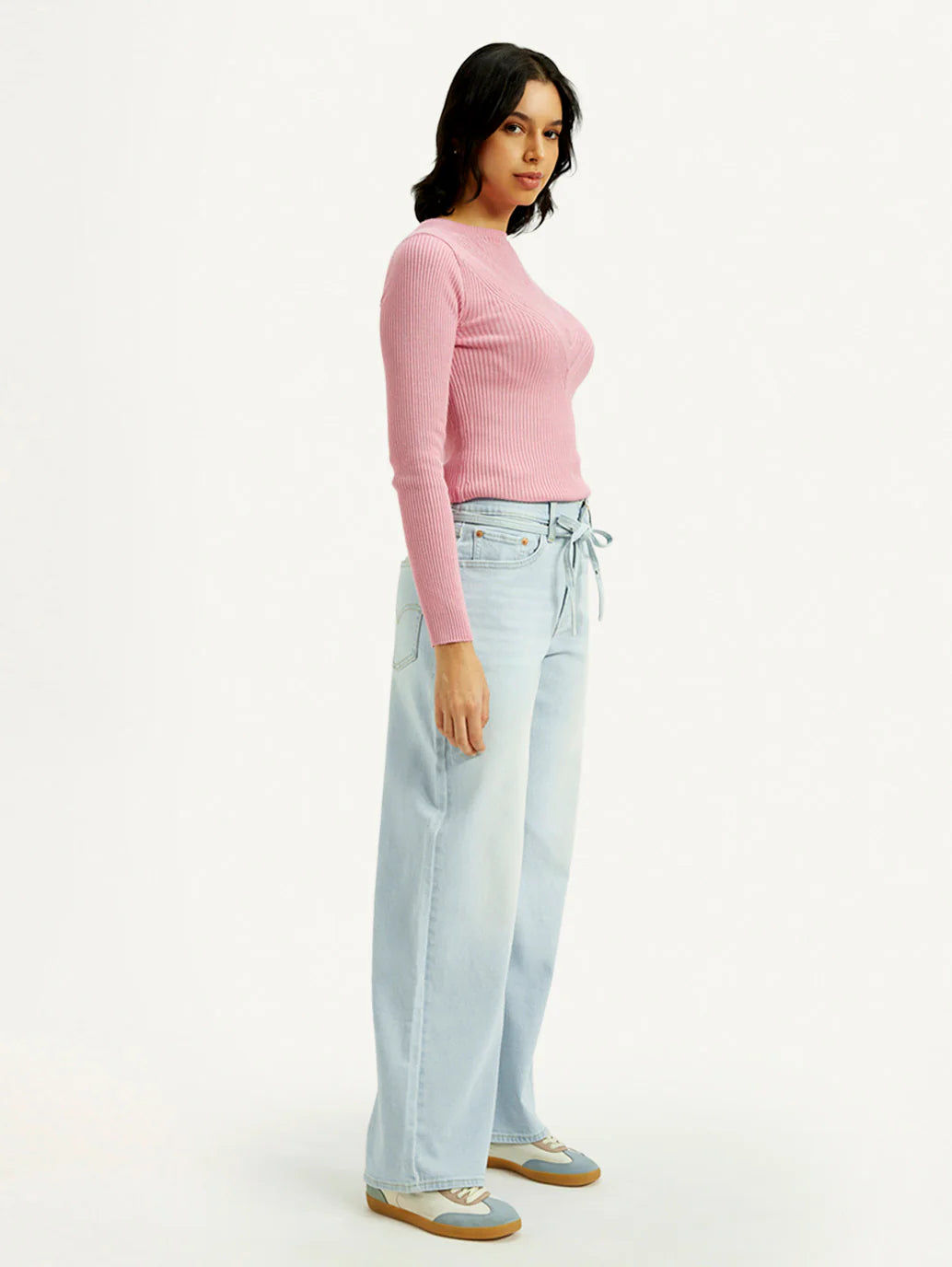 Everyday Wear Women’s Light Indigo Straight Fit Mid Rise Denim Jeans with Timeless Appeal