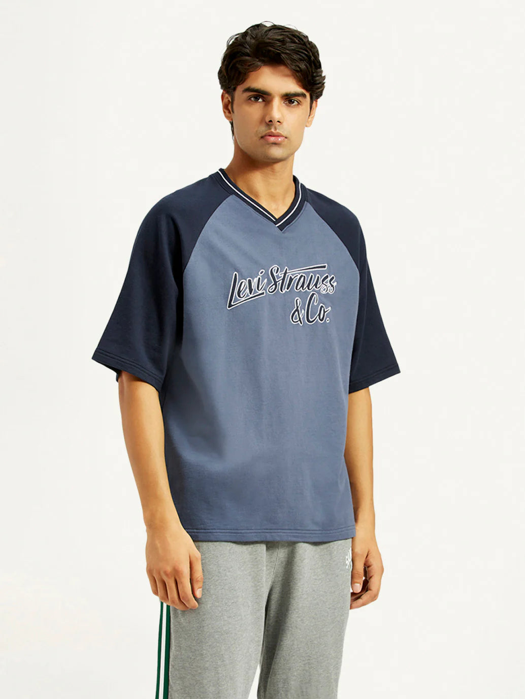Fashionable Men’s Printed Loose Fit T-Shirt Crafted for Contemporary Urban Style and Casual Wardrobe Essentials