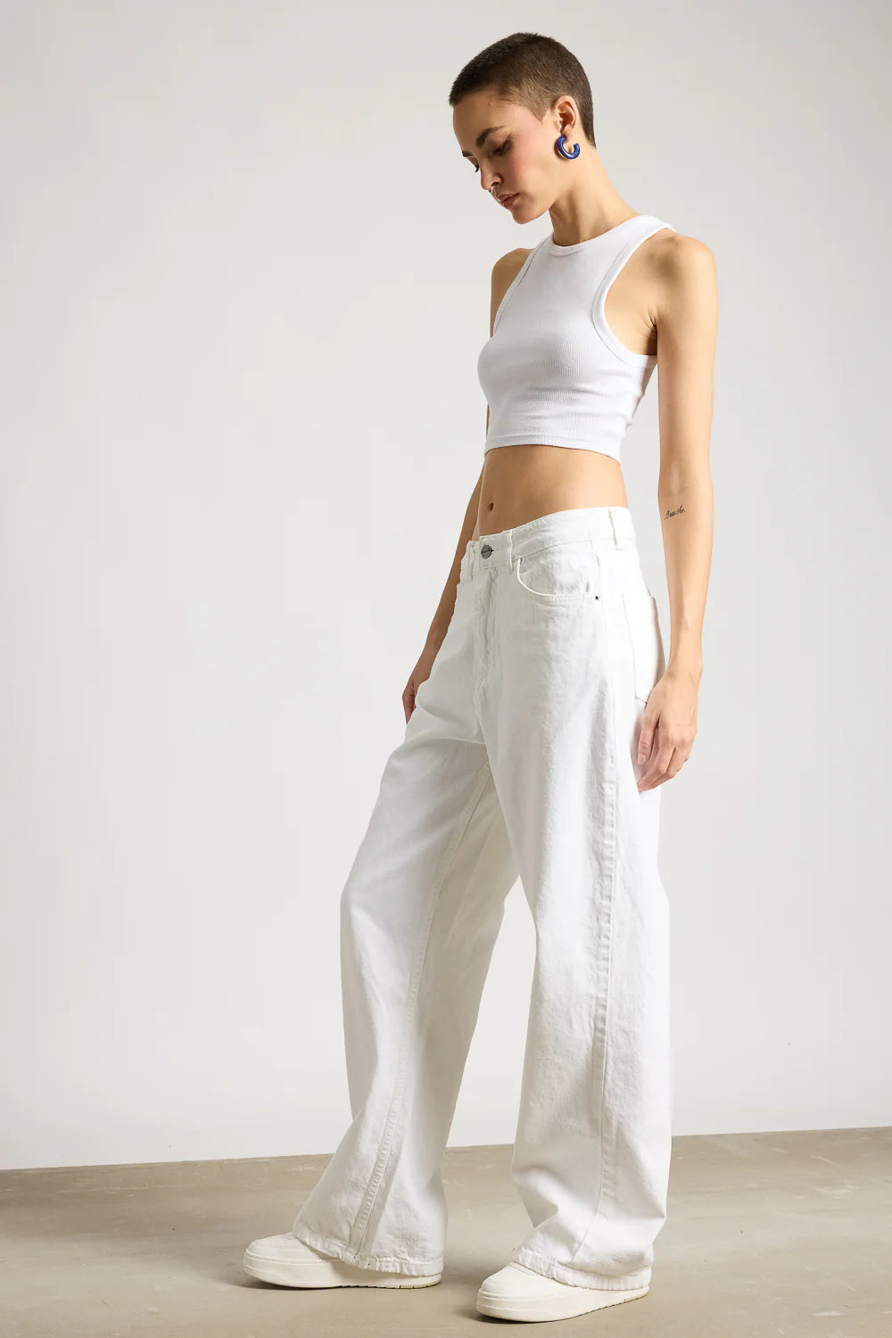 Women’s White Relaxed Wide-Leg Jeans
