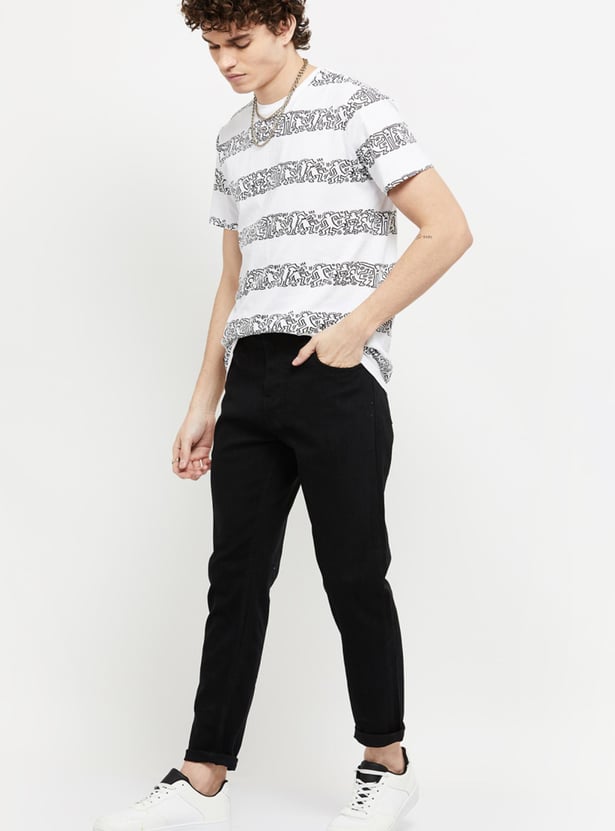 Men Solid Carrot Fit Slim Tapered Denim Jeans Everyday Casual Look