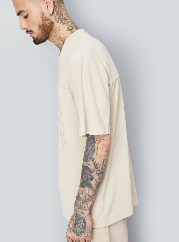 Men’s Modern Oversized Sports Tee with Textured Design
