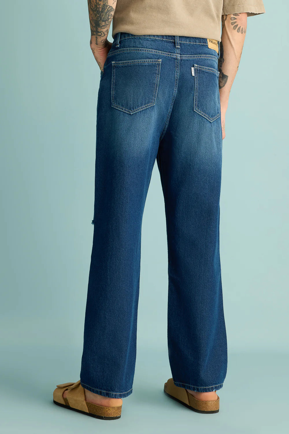 Casual Cobalt Blue Distressed Men's Straight Denim Jeans with Vintage Appeal