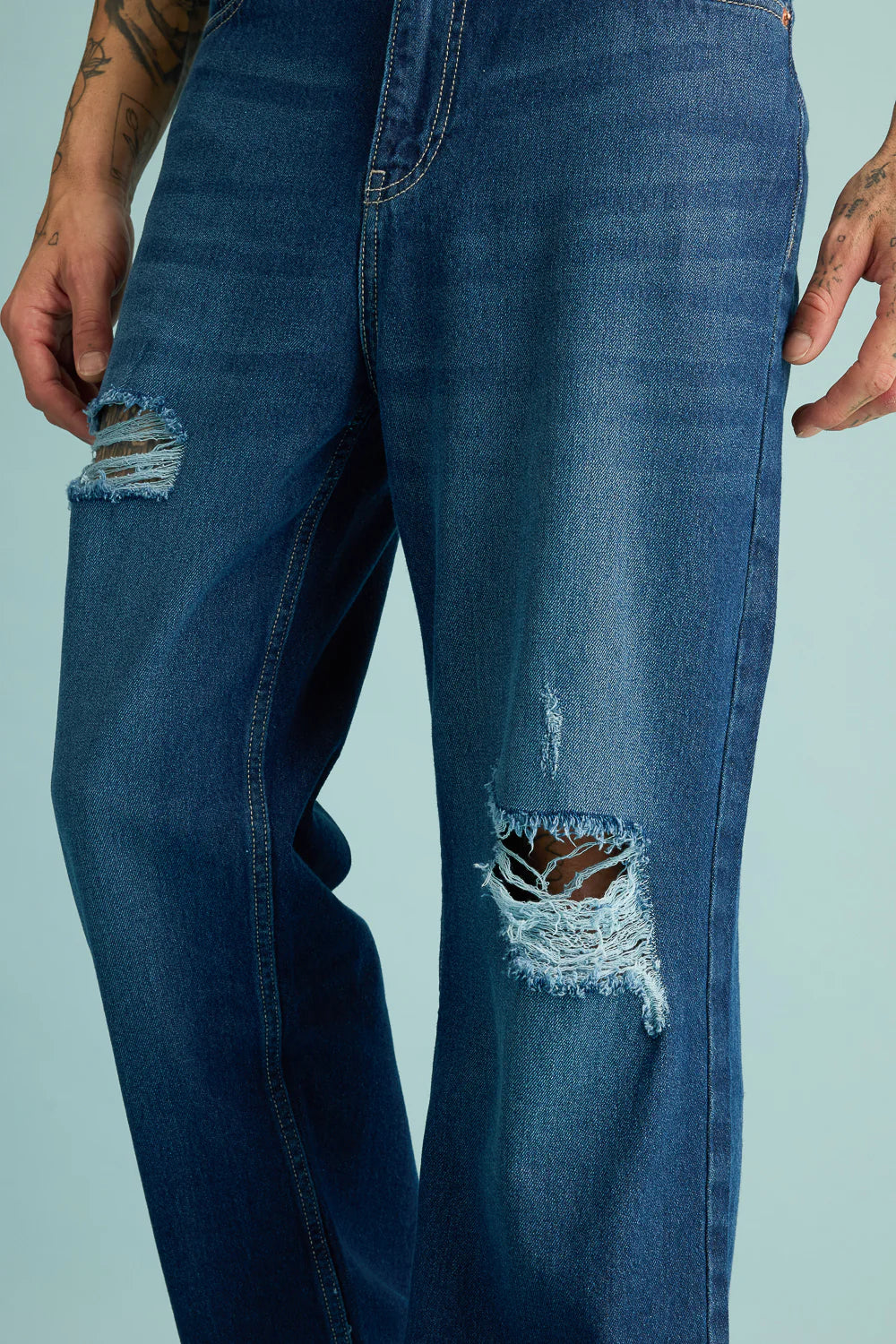 Casual Cobalt Blue Distressed Men's Straight Denim Jeans with Vintage Appeal