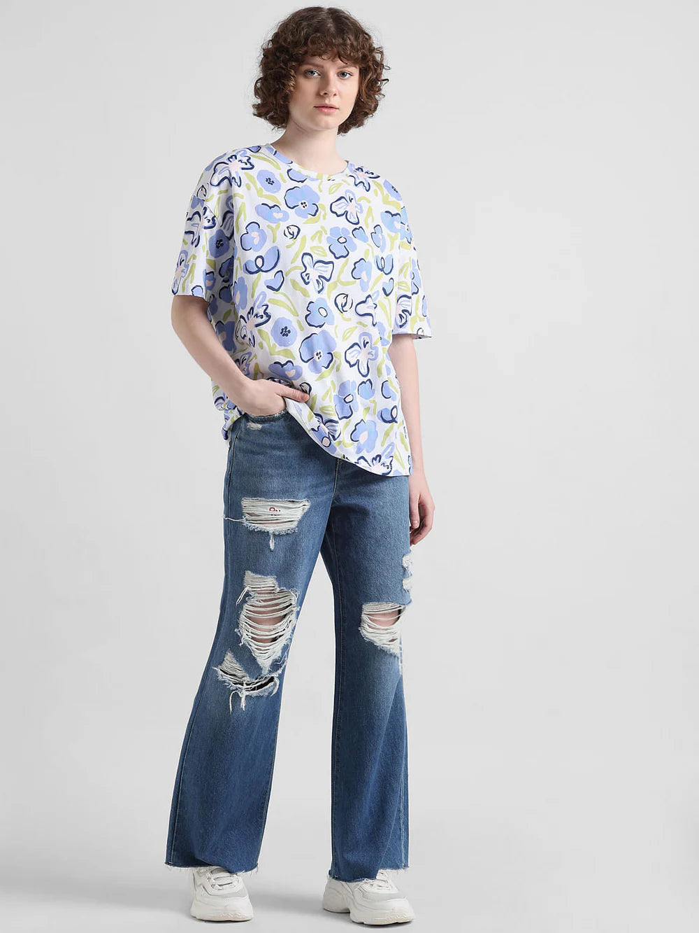 Women’s White Oversized T-Shirt with Elegant Floral Print Design