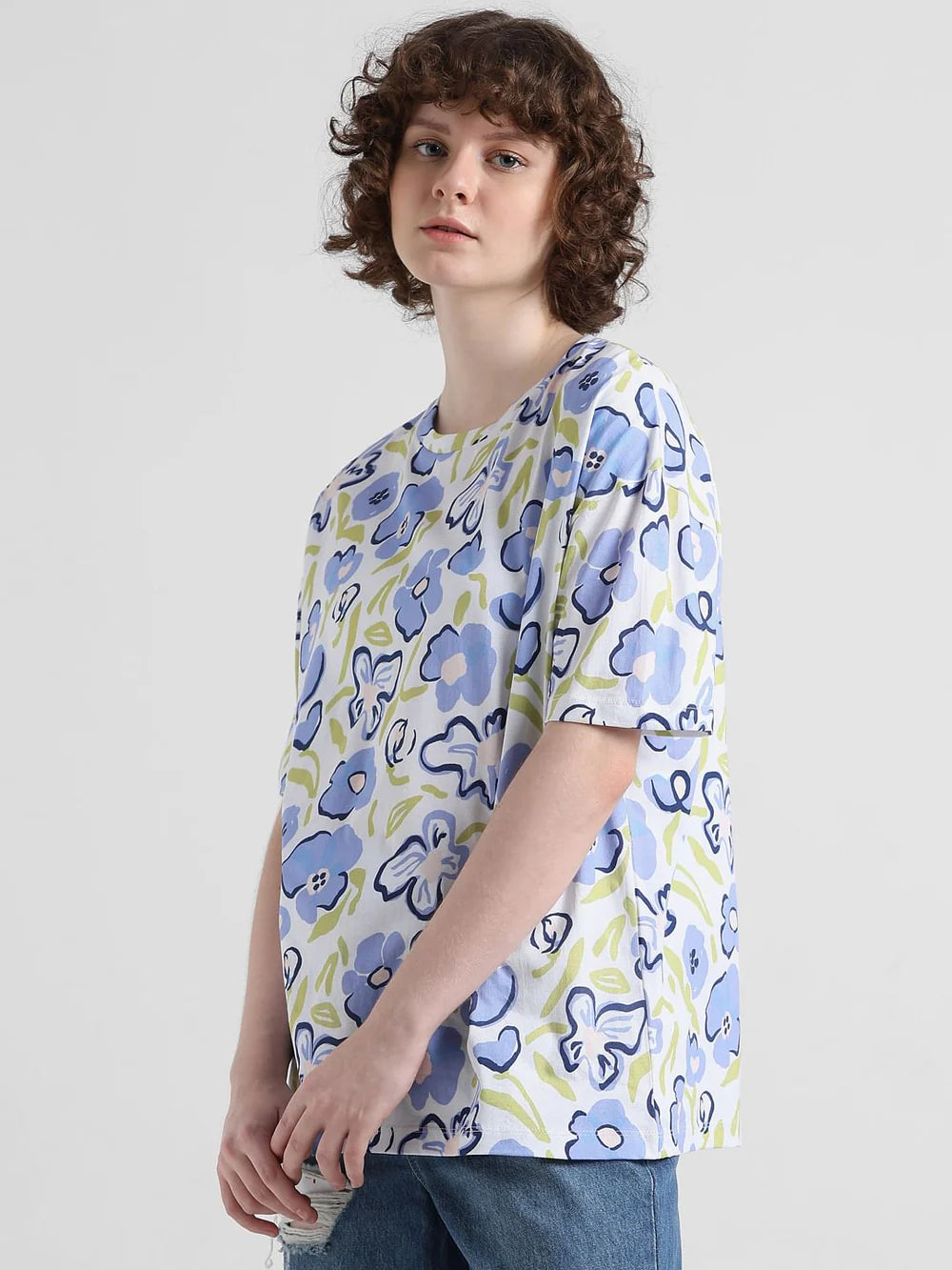 Women’s White Oversized T-Shirt with Elegant Floral Print Design