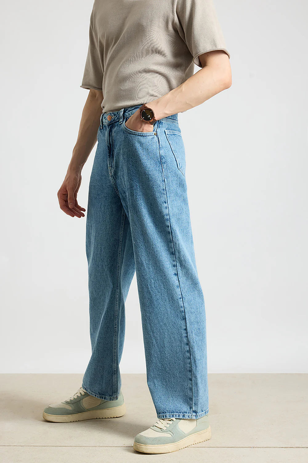 Modern Urban Grind Men's Baggy Denim Jeans with Relaxed Street Style Look