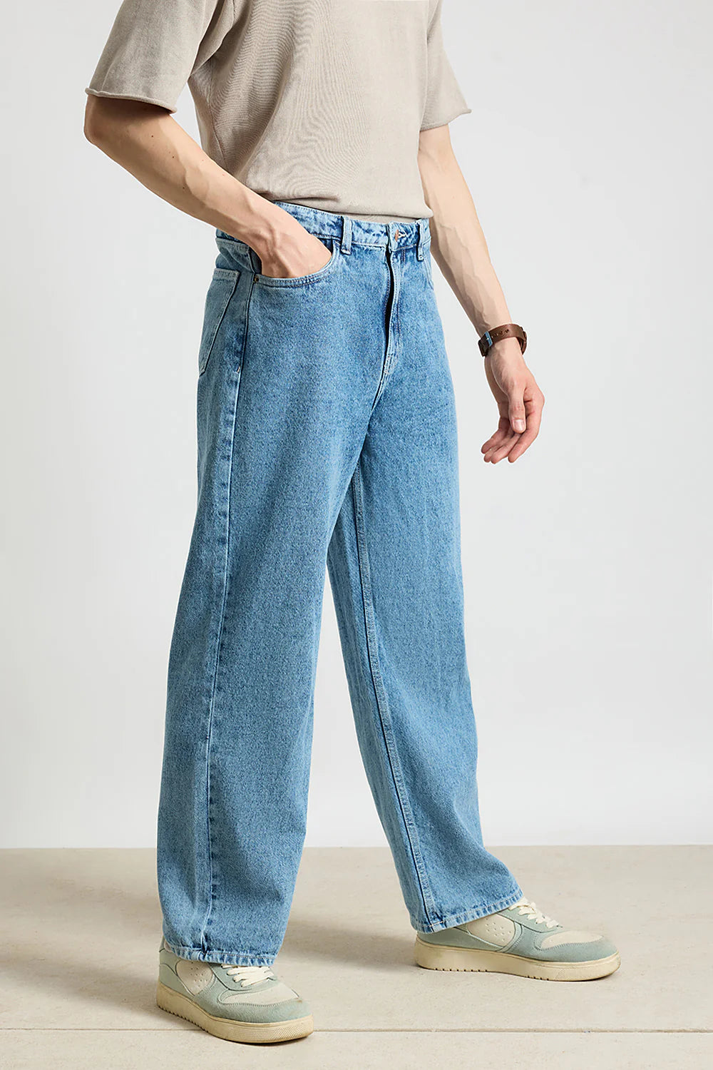 Modern Urban Grind Men's Baggy Denim Jeans with Relaxed Street Style Look