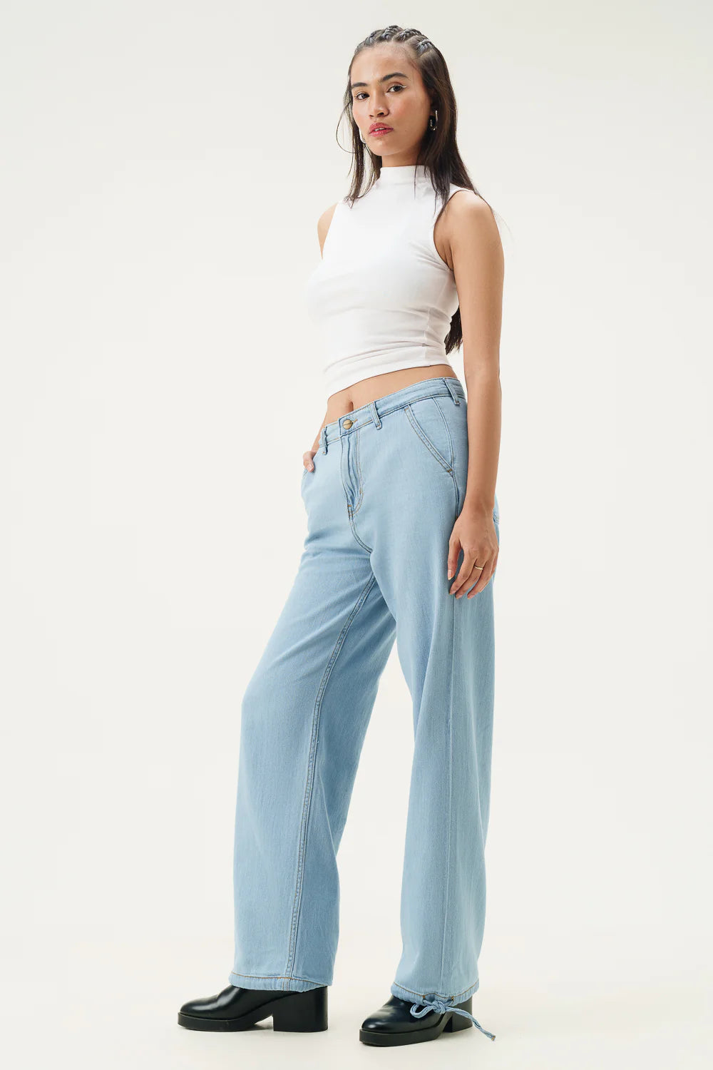 Elegant Seoul Breeze Denim Pants – Korean Streetwear Style