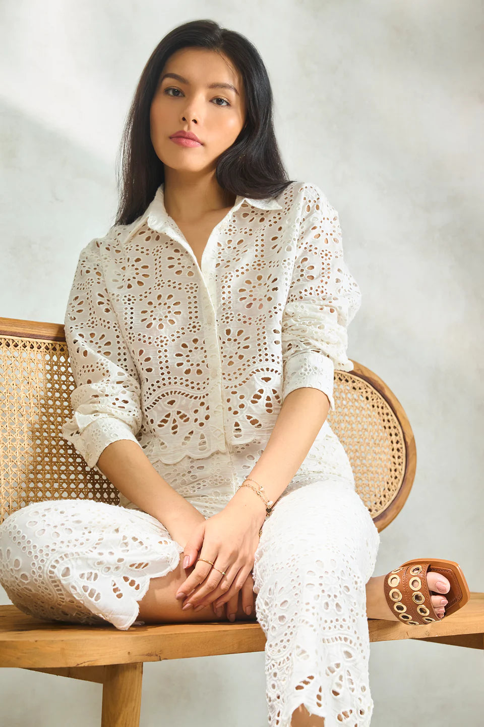 Minimalist White Cotton Boxy Top with Stylish Scallop Finish