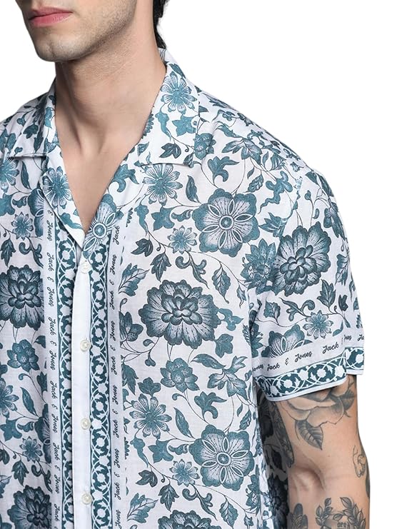 Classic Men’s Relaxed Fit Shirt Perfect for Work and Casual Wear