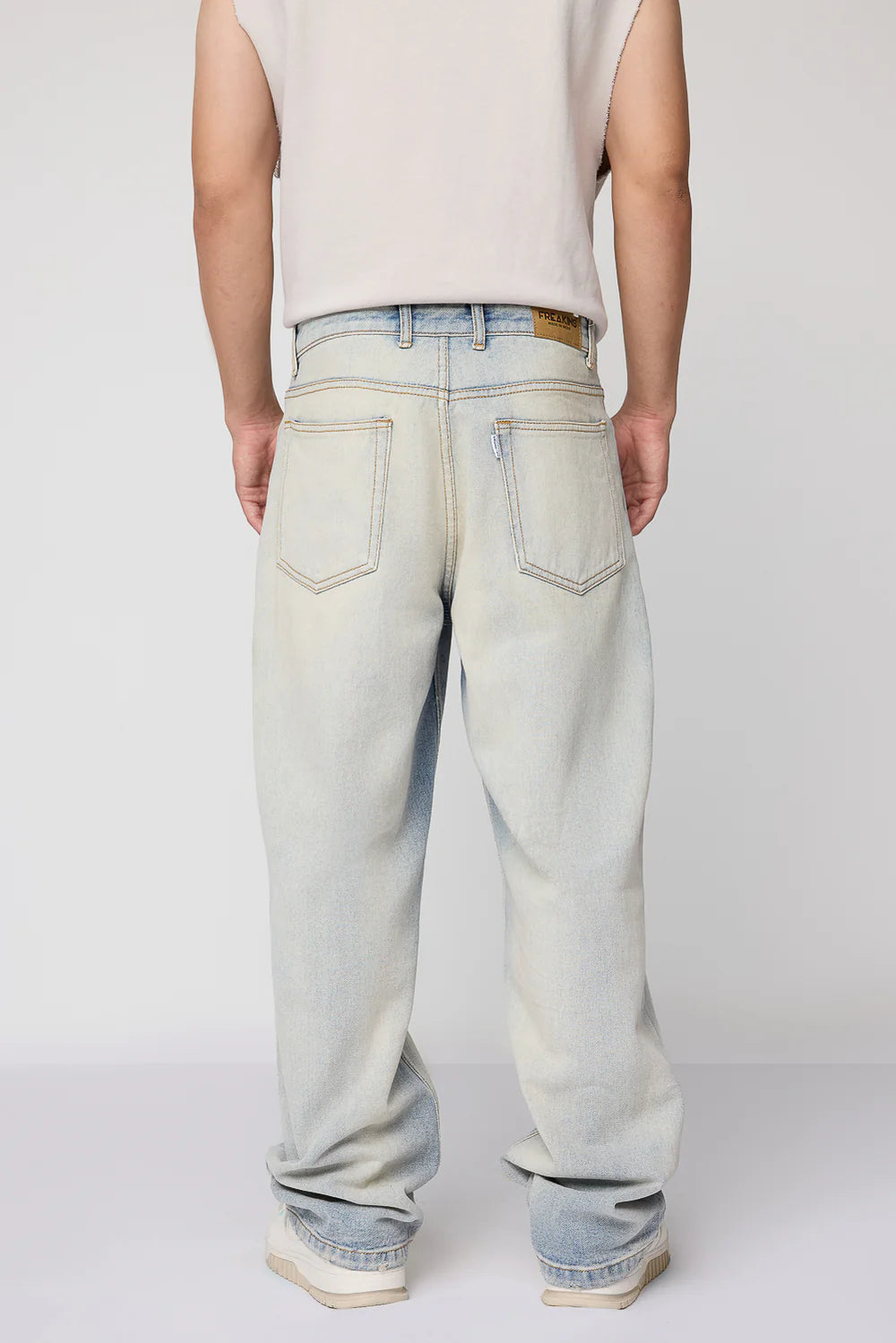 Trendy Urban Wash Blue Men's Baggy Straight Jeans with Relaxed Everyday Fit