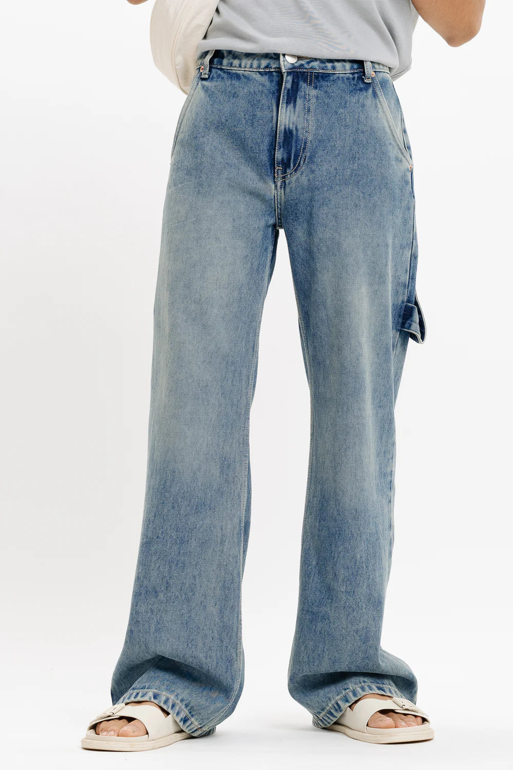 Trendy Soft-Wash Blue Men's Straight Jeans for Casual and Smart-Casual Looks