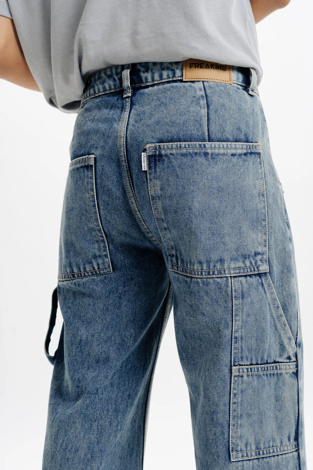 Trendy Soft-Wash Blue Men's Straight Jeans for Casual and Smart-Casual Looks