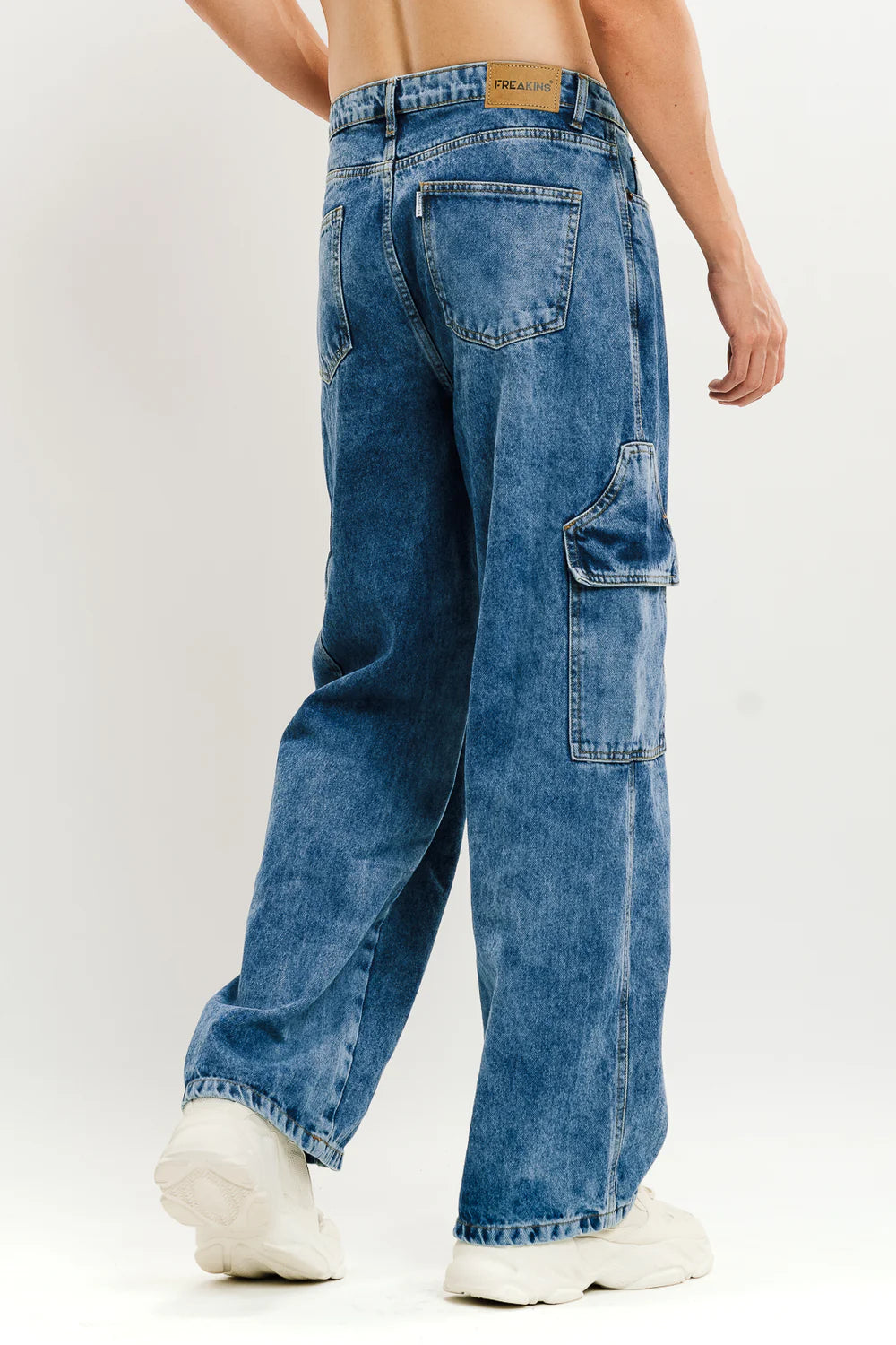 Blue Flap Pocket Men's Straight Cargo Jeans with Trendy Streetwear Look and Durable Fabric