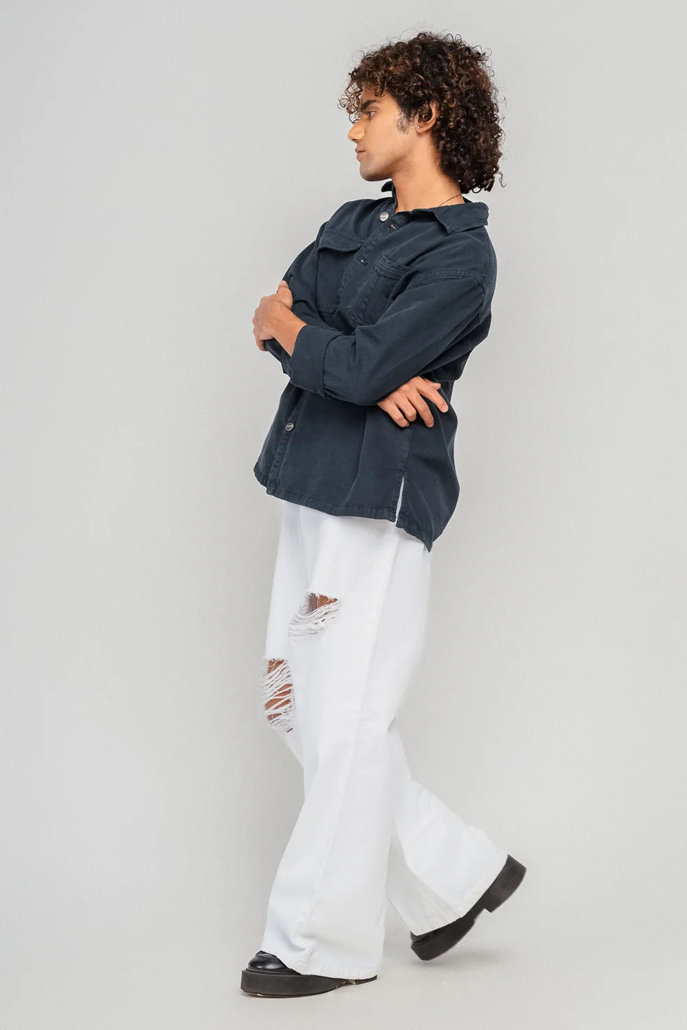 Classic White Distressed Wide-Fit Men's Denim Jeans with Comfortable Waist