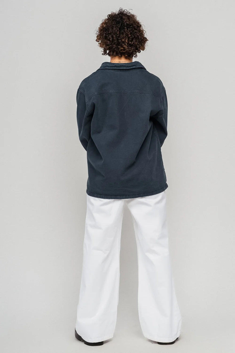Classic White Distressed Wide-Fit Men's Denim Jeans with Comfortable Waist
