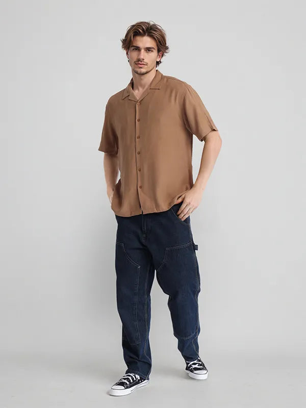 Men Rust Solid Relaxed Fit Casual Shirt