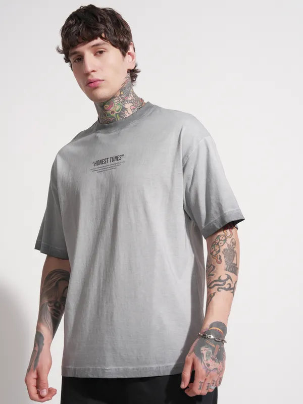 Versatile Grey Printed Oversized Fit Round Neck T-Shirt for Men’s Summer Wardrobe and Everyday Styling