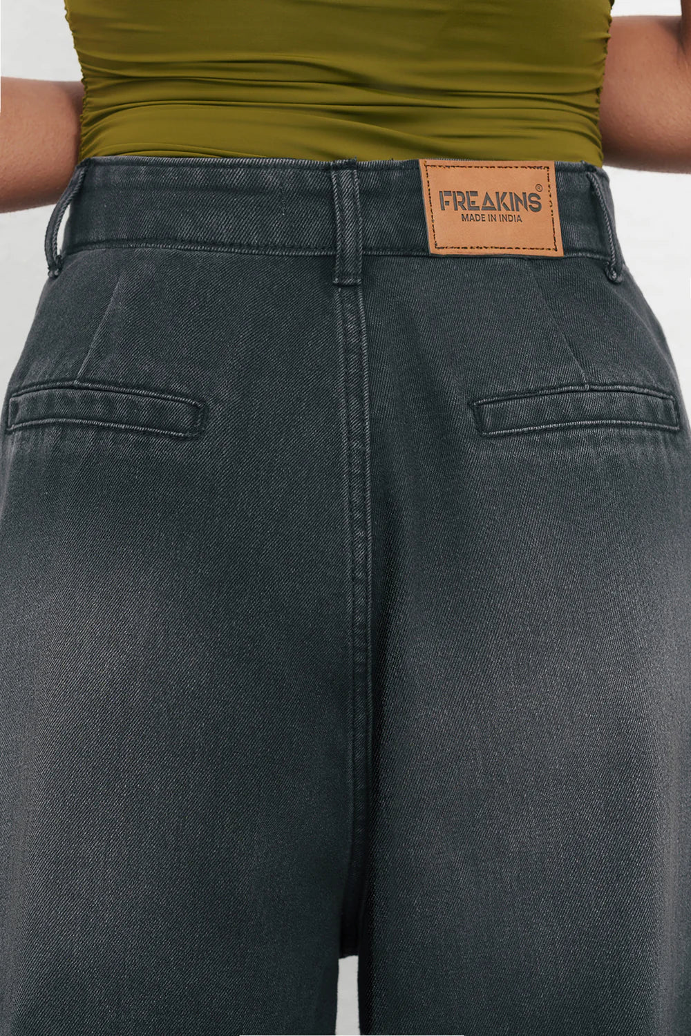 Women’s High-Waist Black Ink Fade Pleated Baggy Jeans
