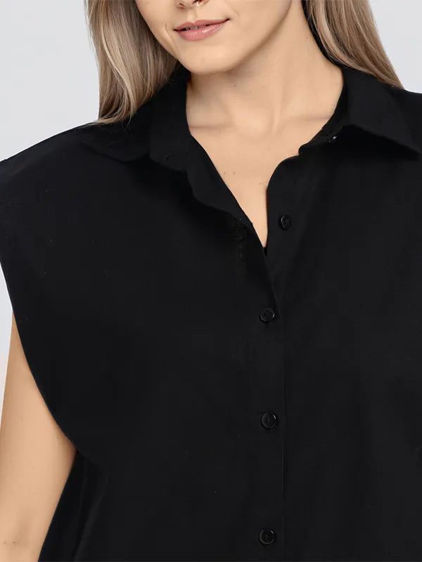 Simple Black Solid Regular Fit T-Shirt for Women