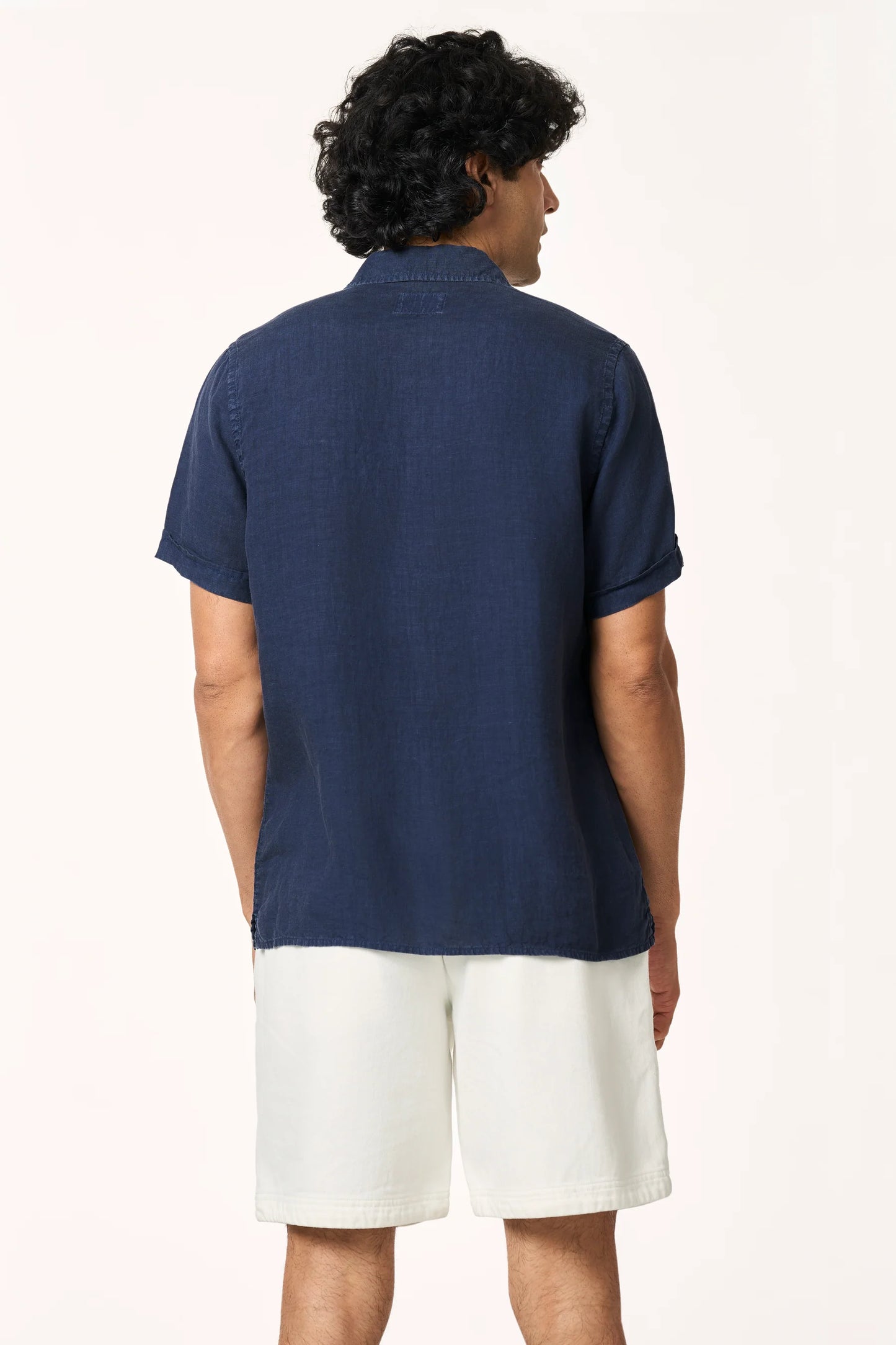 Formal and Casual Cutaway Collar Shirt for Men Comfortable Everyday Wear