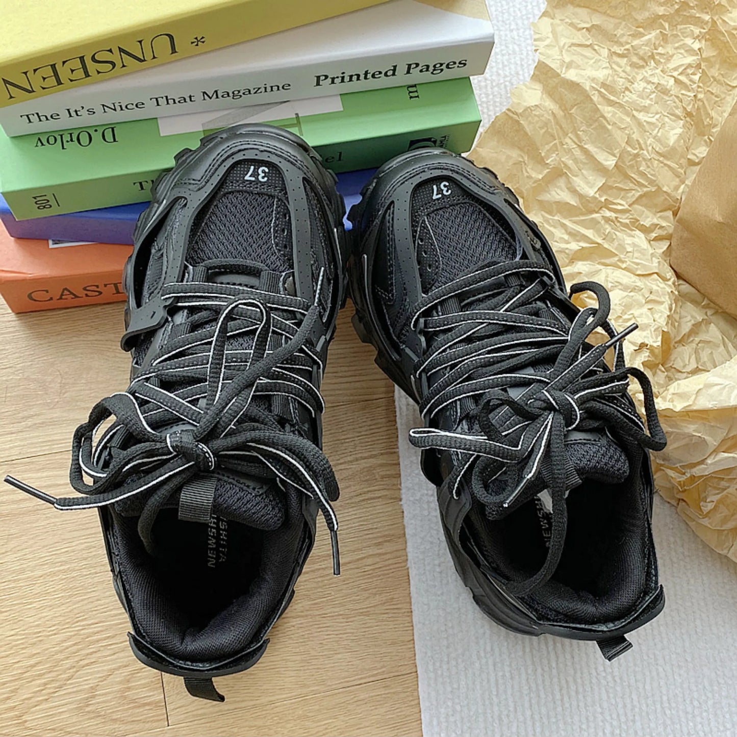 Modern Men’s Sneakers Fashionable Casual Shoes for Women Designer Lightweight Style
