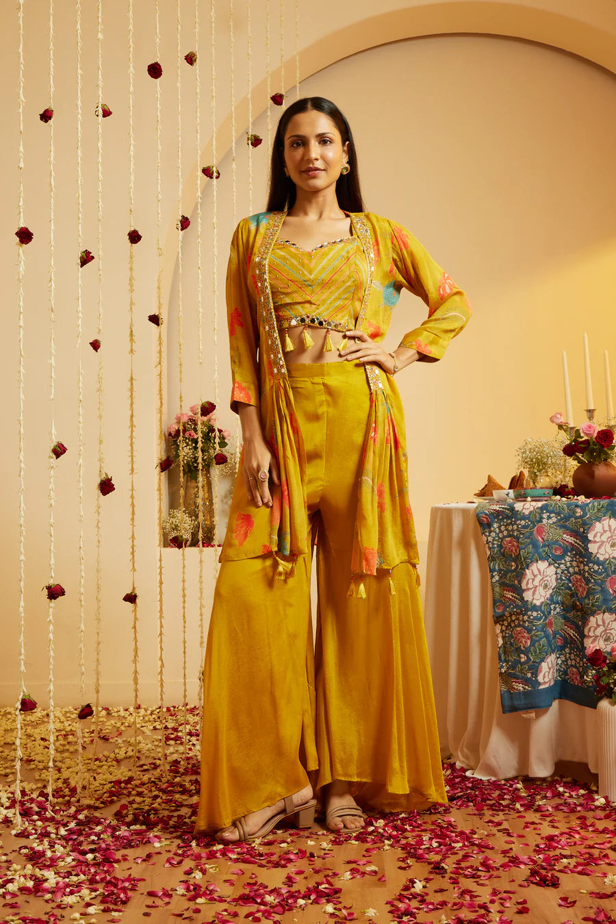 Modern Women’s Mustard Glow Maslin Shrug Ideal for Stylish Layered Looks and Comfortable Fashion