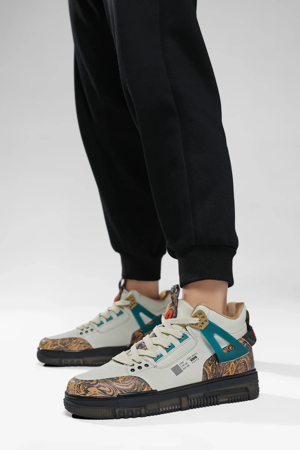 Comfortable Street Skate 3.0 Beige Mid Top Sneakers with Flat Sole and Urban Street Style