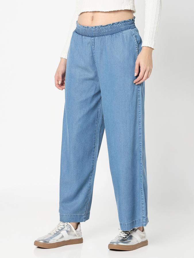 Chic Womens Flared High Waist Denim Jeans for Stylish Everyday Looks