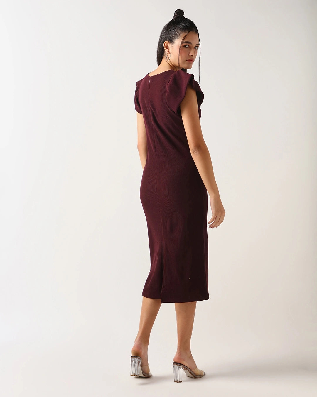 Fashionable Women Wine Maroon Bodycon Dress with Figure Flattering Design for Stylish Outfits