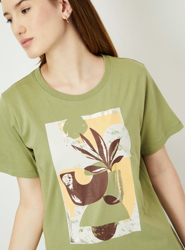 Fashionable Women Graphic Printed T Shirt Perfect for Daily and Weekend Outfits