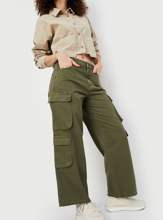 Casual Women’s Solid Straight-Leg Cargo Jeans