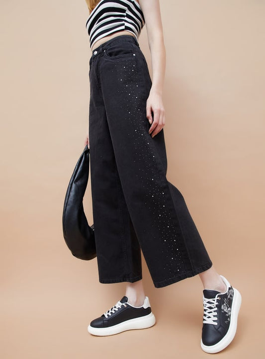 Fashionable Women’s Embellished Wide Leg Jeans Perfect for Casual Outings and Stylish Wardrobe