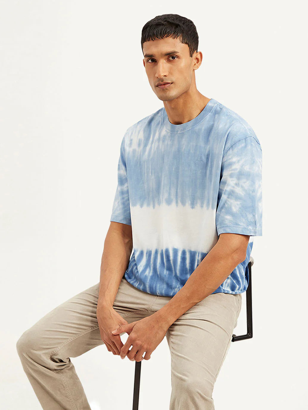 Trendy Tie-Dye Loose Fit T-Shirt for Men Designed for Relaxed Street Style and Laid-Back Fashion