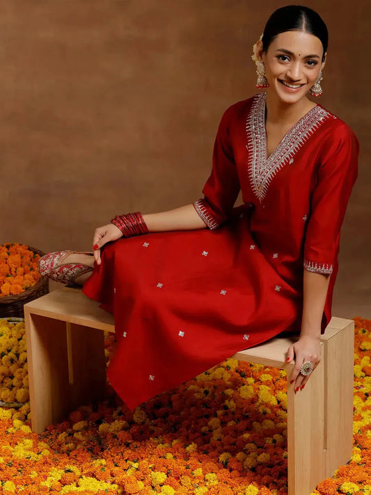 Women Red Straight Kurta Set in Silk Blend Fabric with Classic Embroidered Detailing