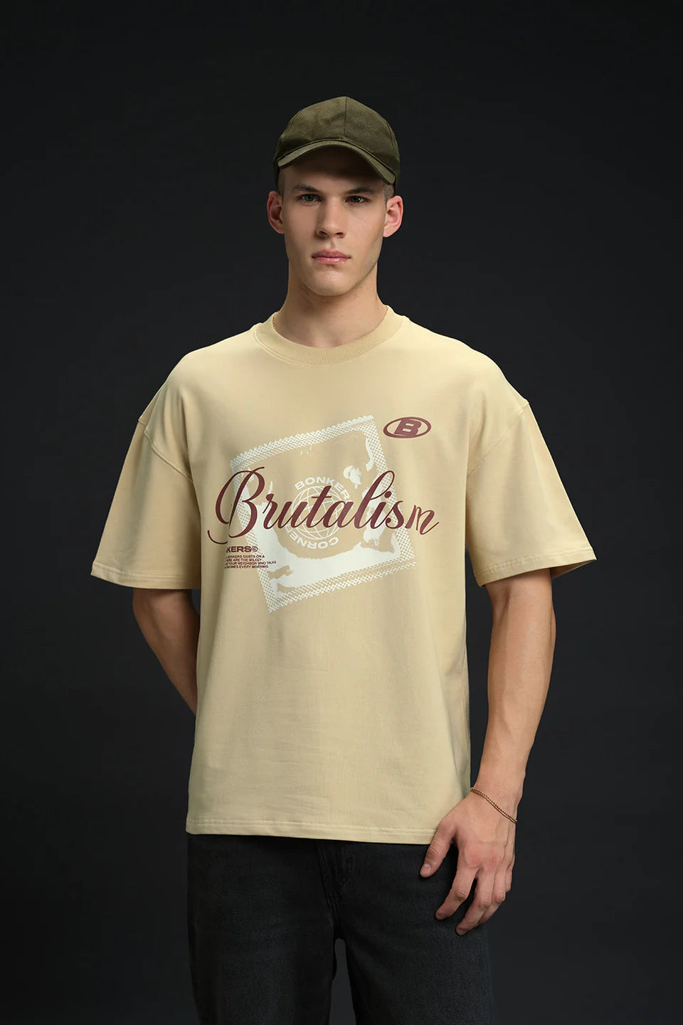 Modern Graphic Oversized T-Shirt for Men Seeking Comfort, Streetwear, and Bold Aesthetic