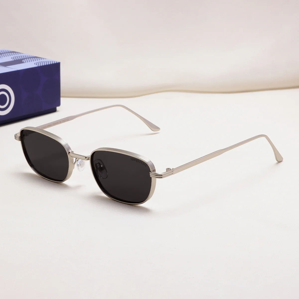 Regal Men’s Oval Sunglasses in Silver & Black