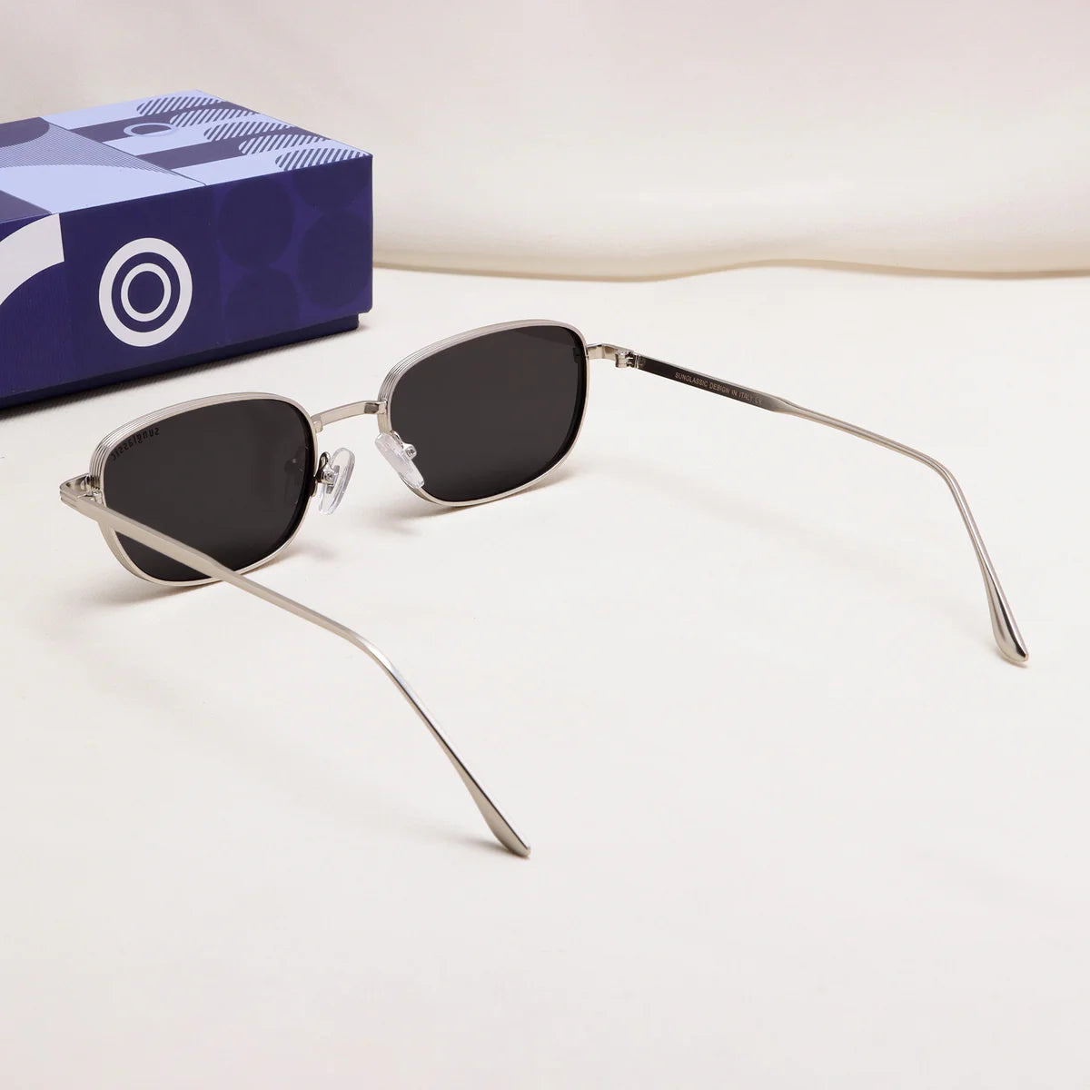 Regal Men’s Oval Sunglasses in Silver & Black