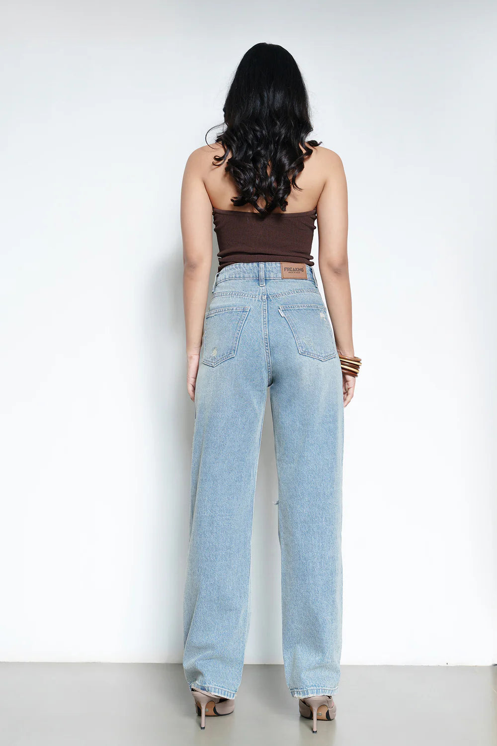 Women’s Easy Blue Distressed Straight-Leg Jeans