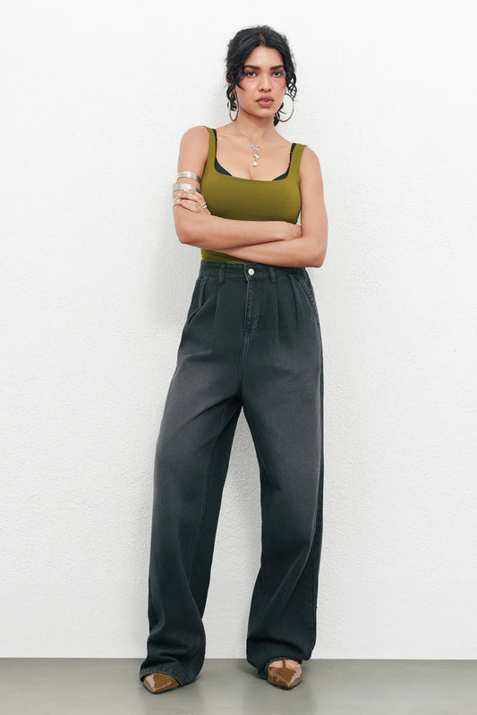 Women’s High-Waist Black Ink Fade Pleated Baggy Jeans