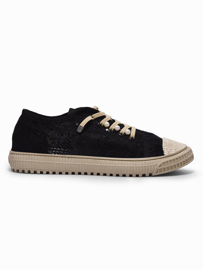 Modern Black Streetwear Sneakers For Women