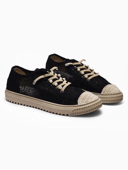 Modern Black Streetwear Sneakers For Women