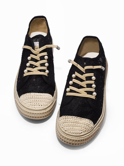 Modern Black Streetwear Sneakers For Women