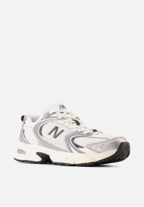 Casual White Shoes for Women Comfortable Modern Streetwear Look