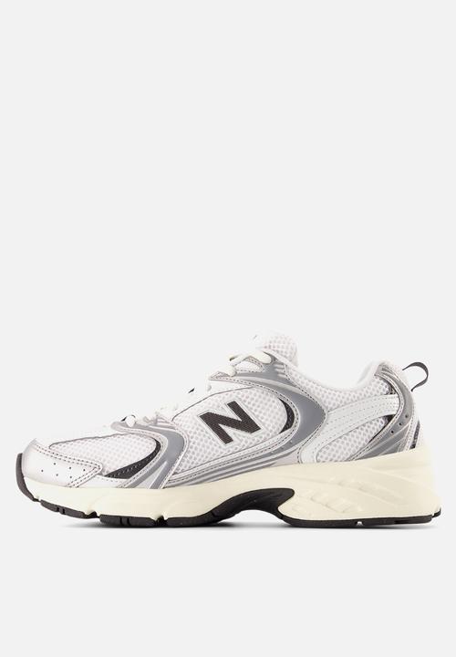 Casual White Shoes for Women Comfortable Modern Streetwear Look