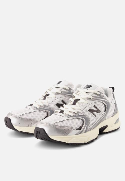Casual White Shoes for Women Comfortable Modern Streetwear Look